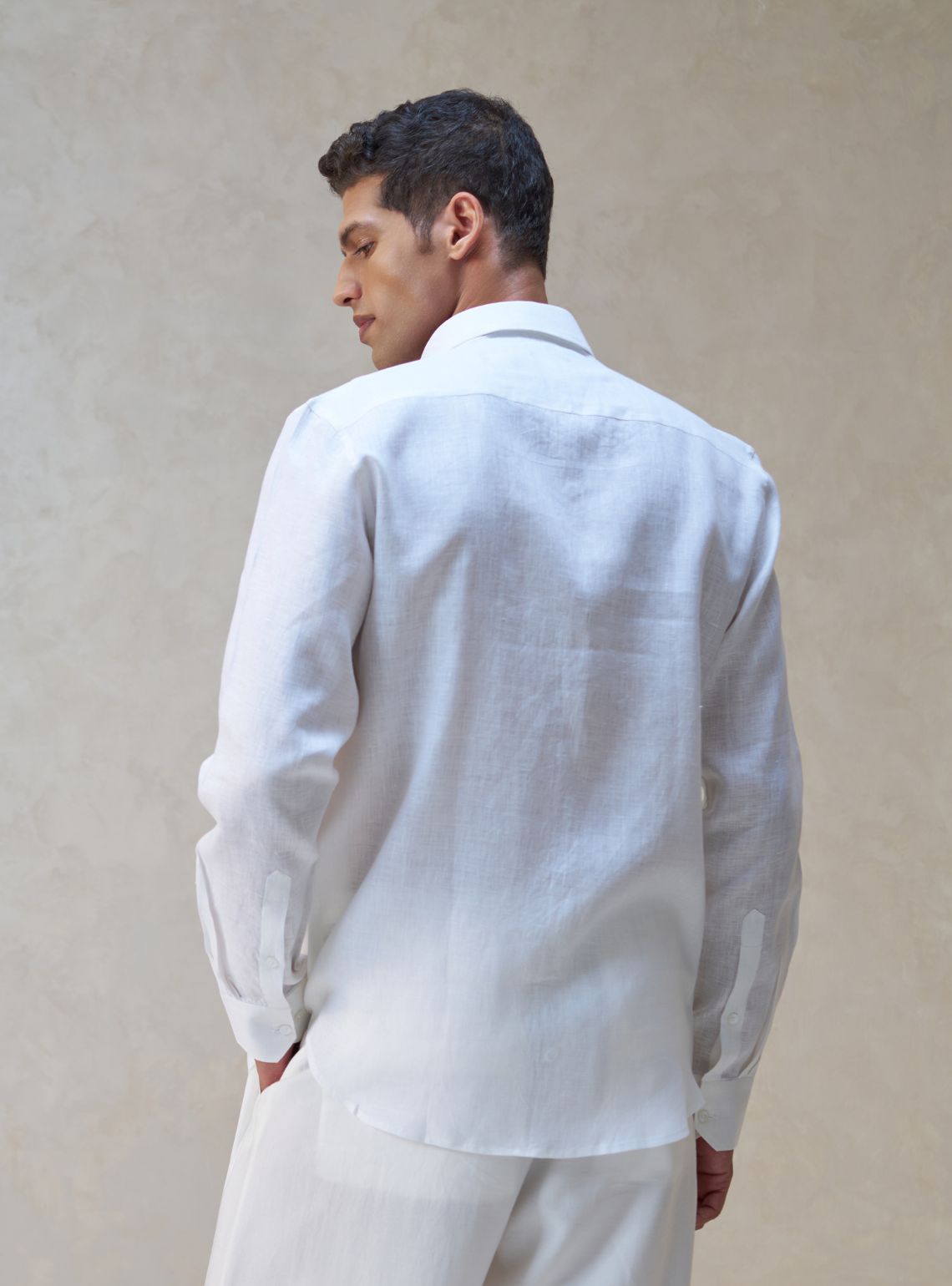The Art of the 'Rich Rumple': Why Successful Men Embrace Linen Creases